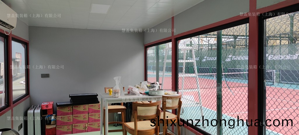 網(wang)毬場(chang)集(ji)裝箱看(kan)檯